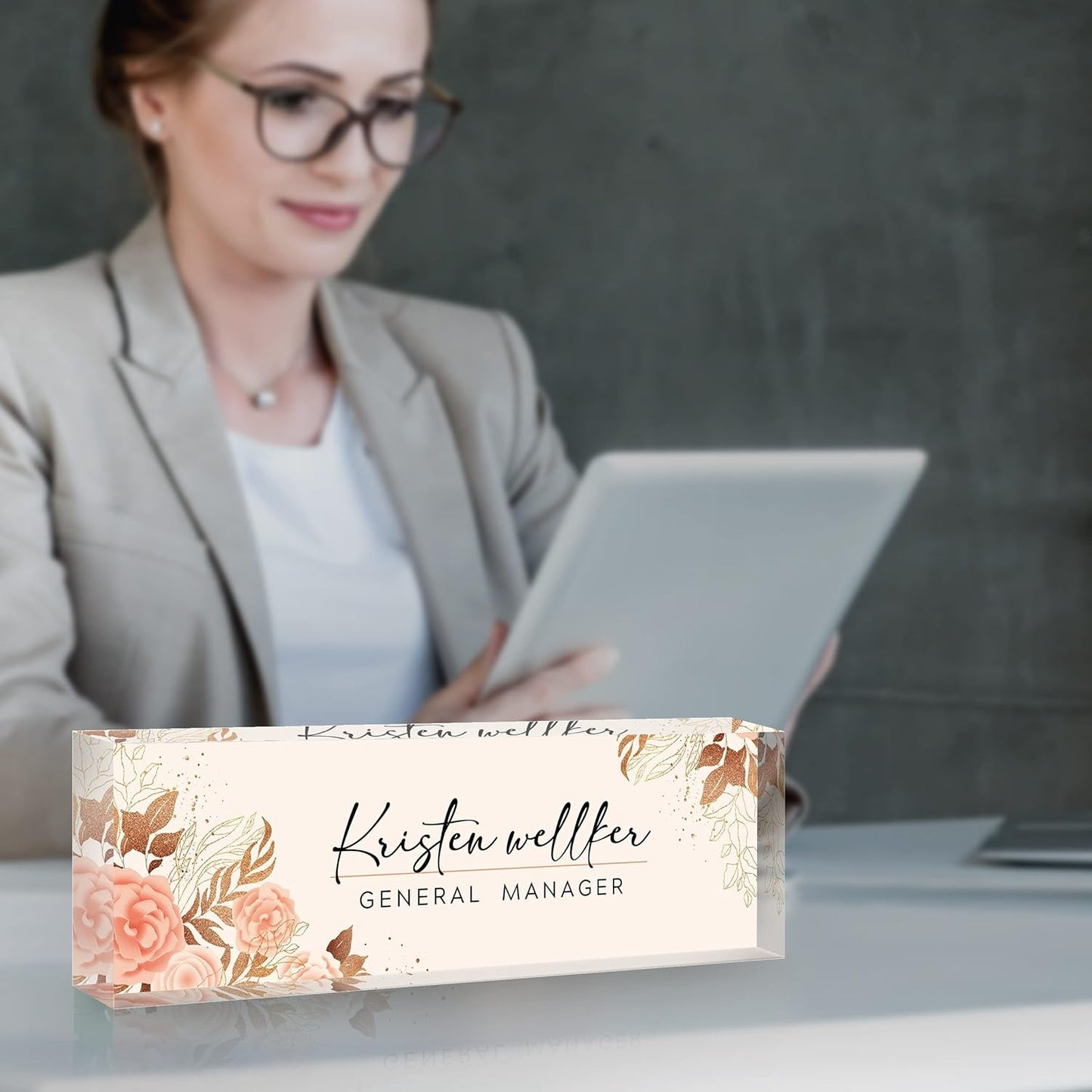 Desk Name Plate Personalized, Premium Pink Golden Hibiscus Flowers Acrylic Desk Name Plate, Personalized Name Plate for Desk, Office Decor for Women or Men Coworkers, Boss, Employee, Teacher