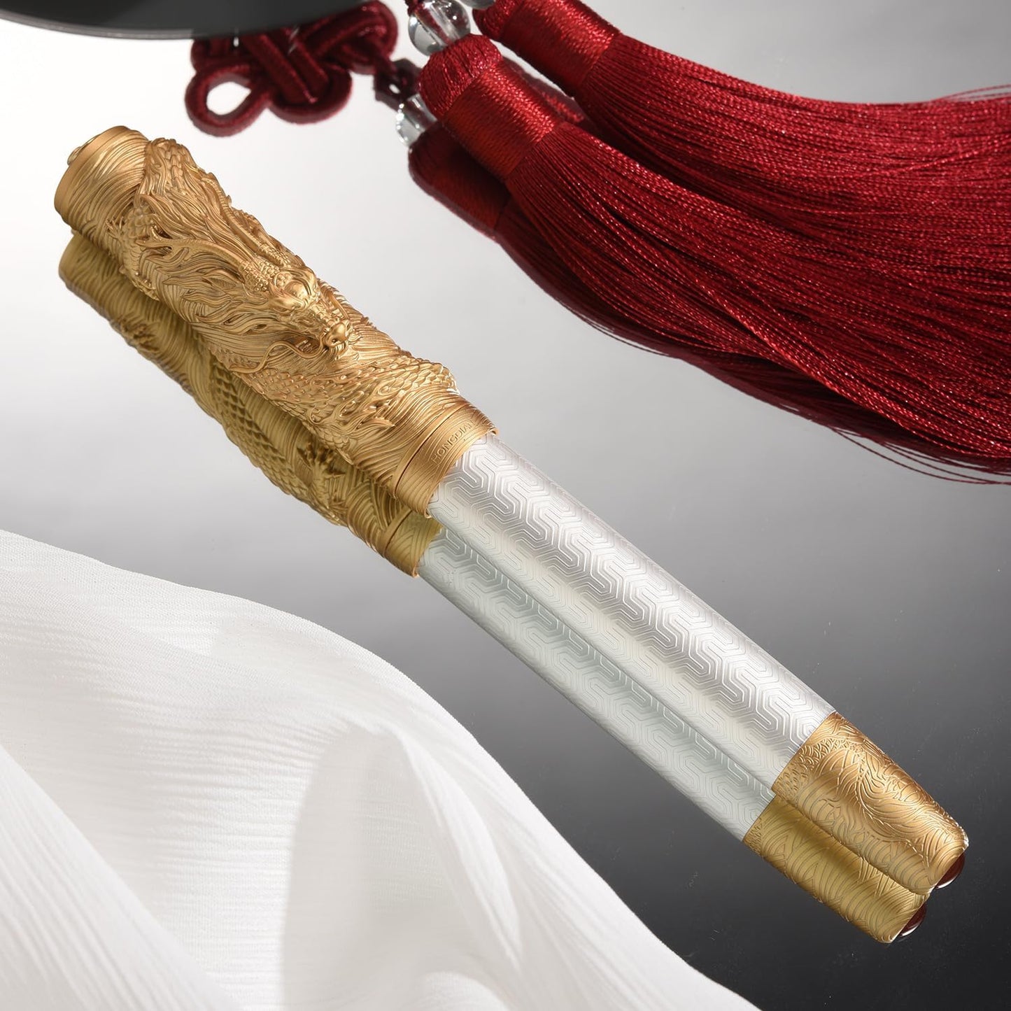 Hongdian A24 Fountain Pen Fine Nib, Snow White & Golden Dragon Stereoscopic Carving Cap Design