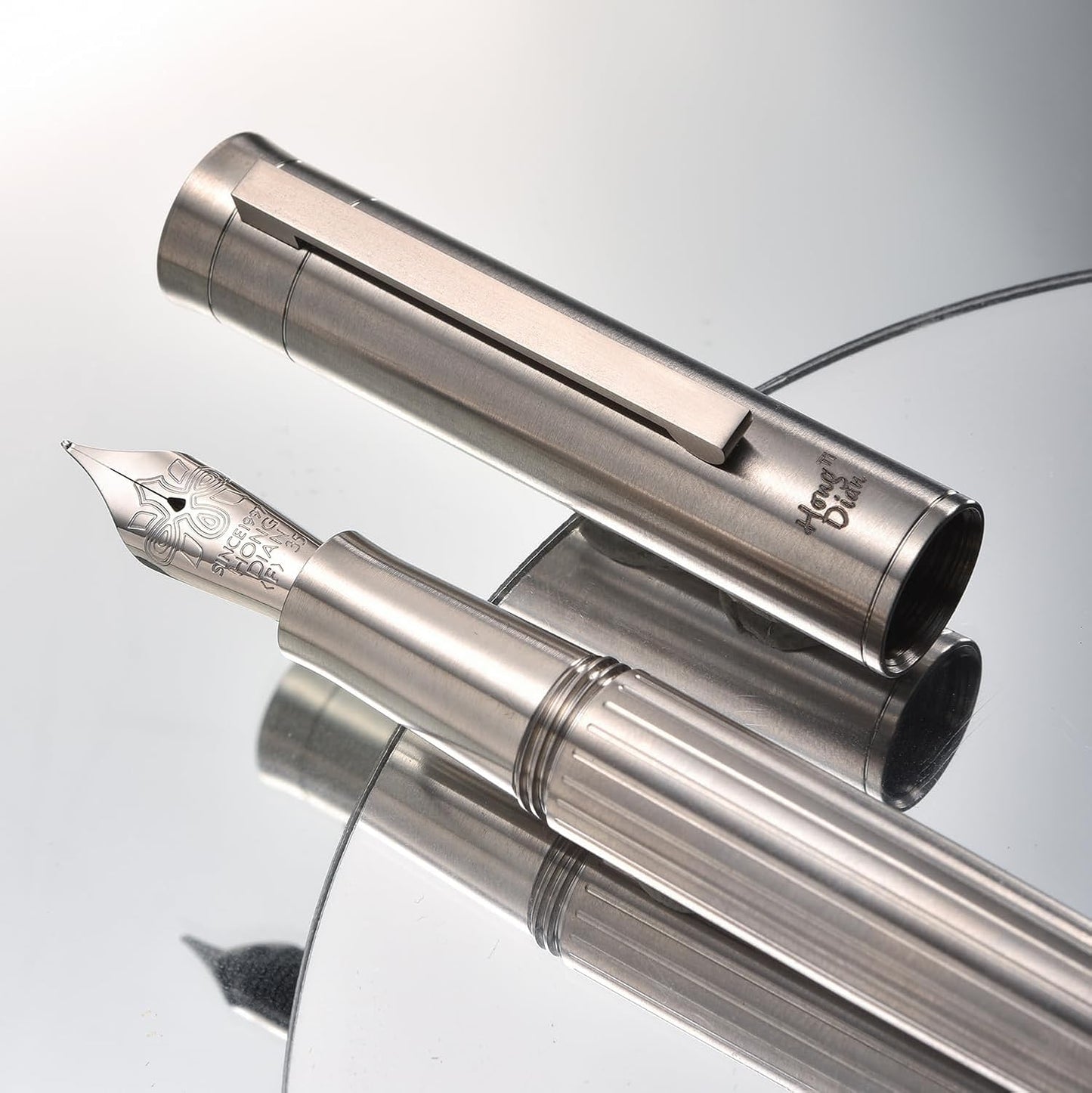 Hongdian T1 Titanium Fountain Pen, Iridium Fine Soft Nib Chinese Knot Carving with Converter and Metal Case Set