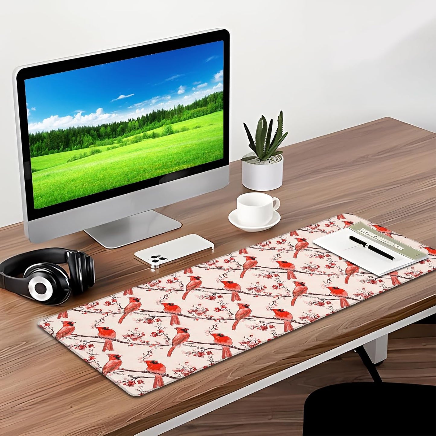 Cardinal Gaming Mouse Pad, Desk Mat, Non-Slip Rubber Base Cool Aesthetic MousePads for Computer Laptop Keyboard Office School Home Desktop Decor 31.5" x 11.8"