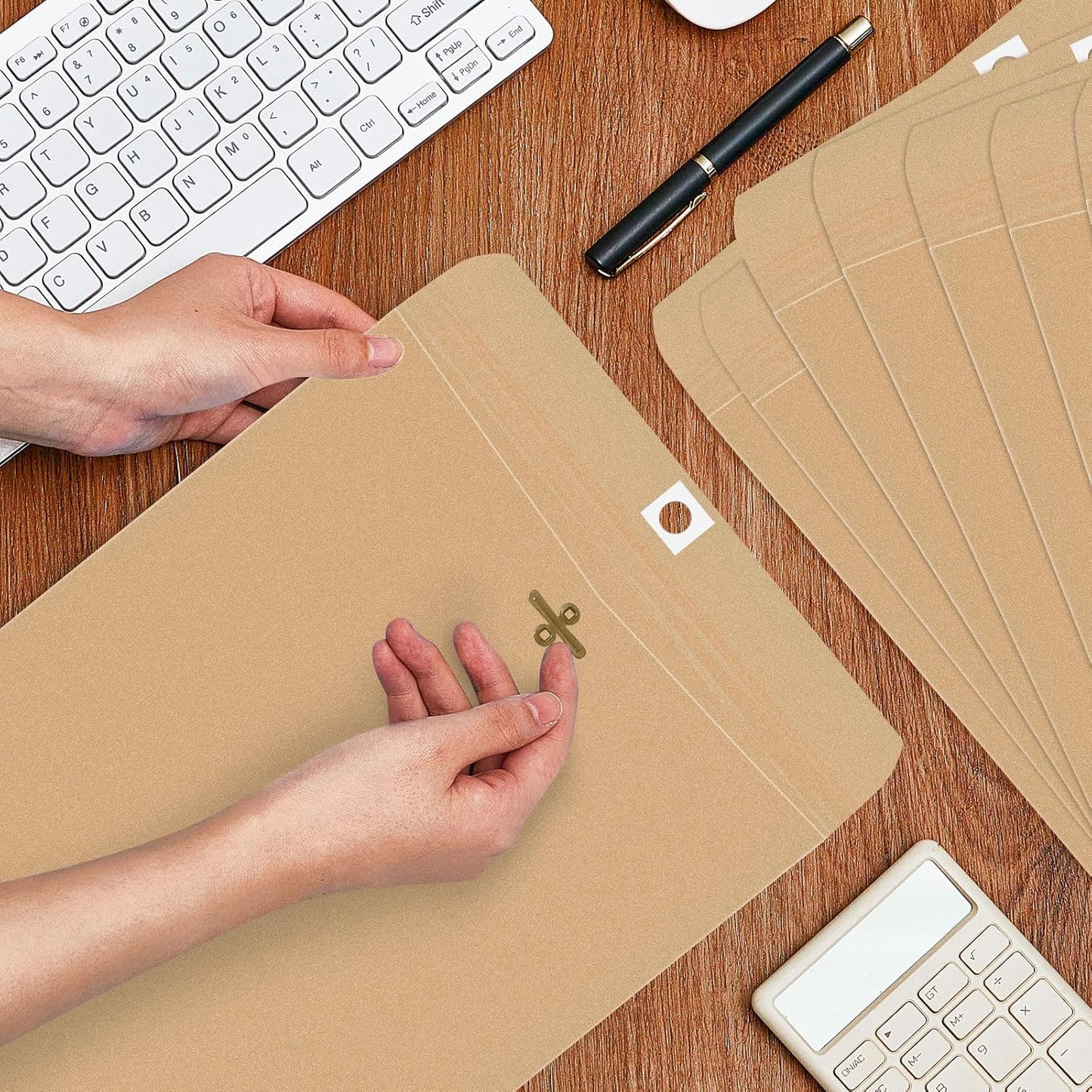 Geyee 100 Pcs Clasp Manilla Envelopes 9 x 12 Inch Gummed Colored Envelopes for Storing or Mailing for Home Office Business Supplies(Brown)